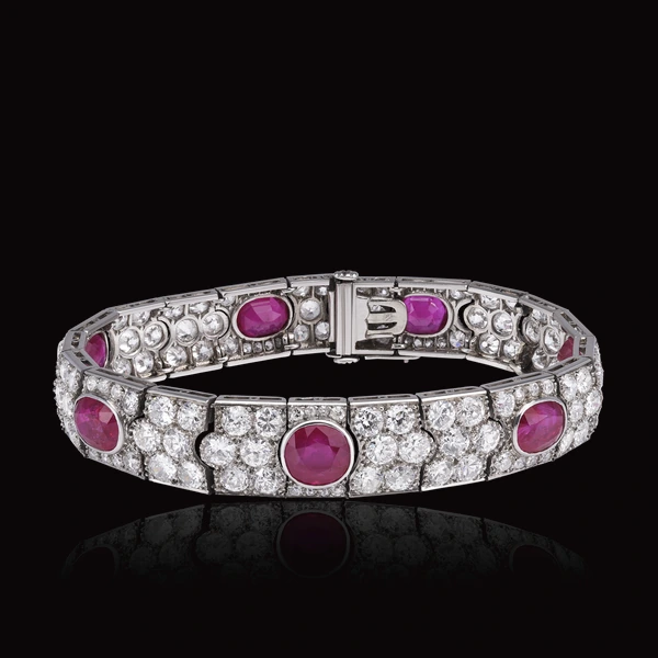 Bracelet articulé en platine, rubis et diamants